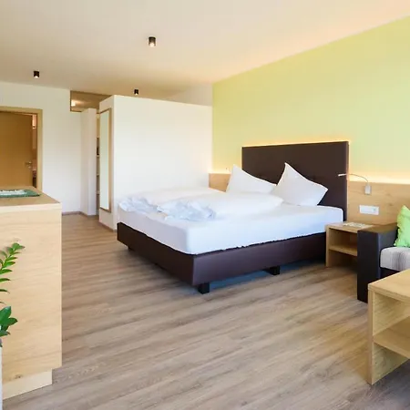 La Pergola Panoramasuites Guest house Tirolo
